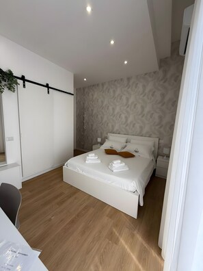 مكواة/لوح كي وواي فاي وملاءات أسرّة