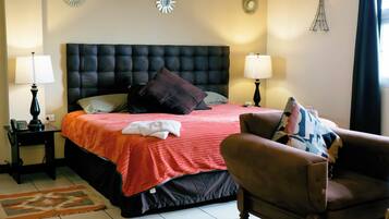 普通套房 | 書桌、免費無線上網