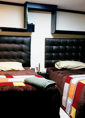 Standard Double Room Single Use | Desk, free WiFi