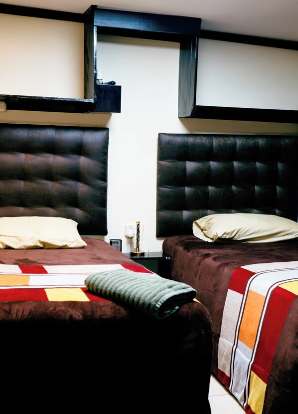 Standard Double Room Single Use | Desk, free WiFi - Hostal San Marcos (San Marcos)