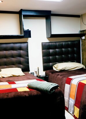 Junior Suite | Desk, free WiFi - Hostal San Marcos (San Marcos)