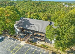 Exterior - Woodland Retreat~NEAR SDC~ Fishing~Pools~No Stairs (Branson West)