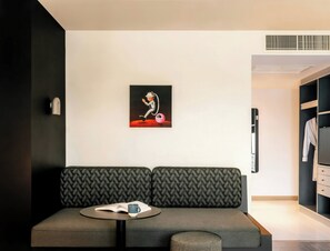 Living area - The Standardx, Bangkok Phra Arthit (Bangkok)