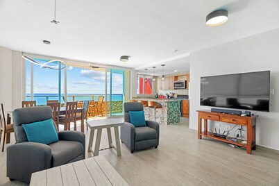 Spectacular, Breathtaking Ocean Views, Perfect for Couples or Families!!