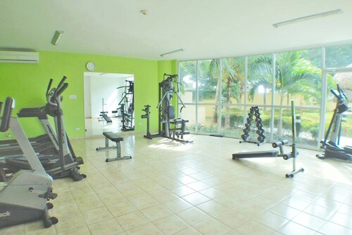 Spectacular, Breathtaking Ocean Views, Perfect for Couples or Families!!