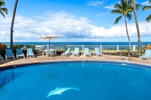 Pool - Breathtaking Ocean Front AC Next to Beach & Town - Vrkcv (Kailua-Kona)