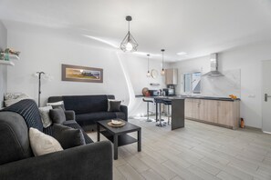 TV - Holiday Apartment '1 Omanai Tenerife Sur' with Private Terrace, Garden and Wi-Fi (Arona)