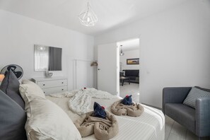 1 chambre, fer et planche à repasser, Wi-Fi, draps fournis