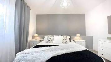 1 habitación, tabla de planchar con plancha, wifi y ropa de cama