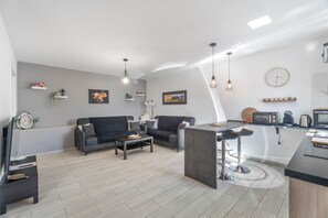 Interior - Holiday Apartment '1 Omanai Tenerife Sur' with Private Terrace, Garden and Wi-Fi (Arona)