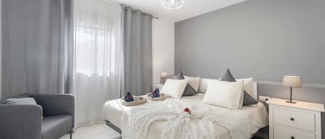 1 bedroom, iron/ironing board, WiFi, bed sheets