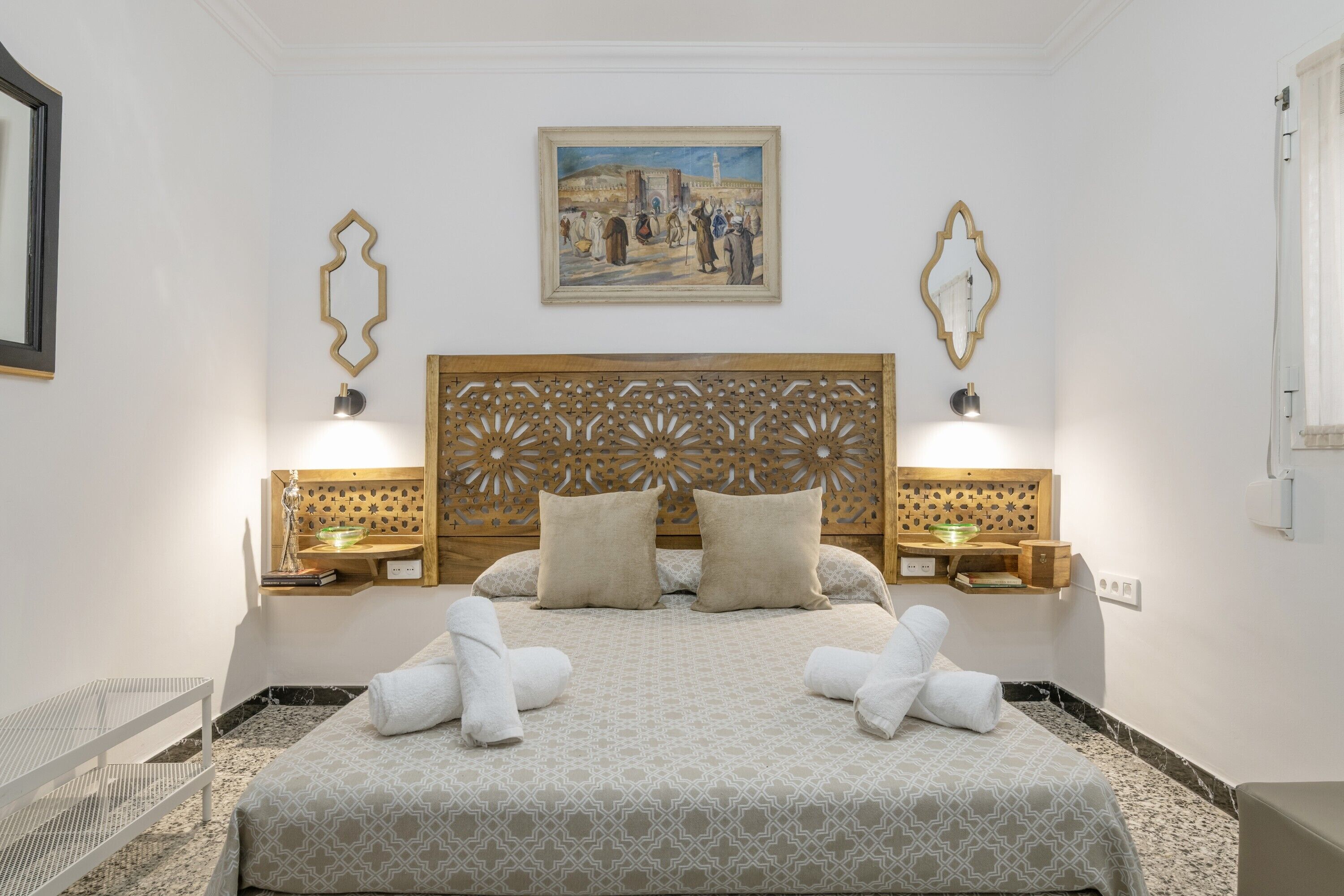 4 bedrooms, iron/ironing board, WiFi, bed sheets