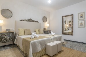 4 habitaciones, tabla de planchar con plancha, wifi y ropa de cama 