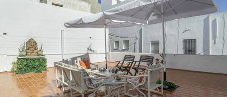 تناول الطعام بالخارج