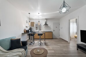 Interior - Vacation Apartment '3 Apartamentos Omanai Tenerife Sur' with Shared Garden and Wi-Fi (Las Galletas)