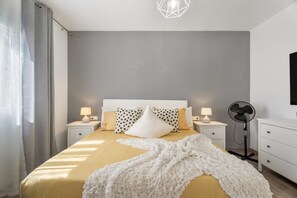 1 bedroom, iron/ironing board, WiFi, bed sheets - Vacation Apartment '3 Apartamentos Omanai Tenerife Sur' with Shared Garden and Wi-Fi (Las Galletas)