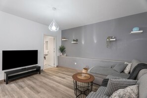 TV - Vacation Apartment '4 Apartamentos Omanai Tenerife Sur' with Private Terrace and Wi-Fi (Arona)