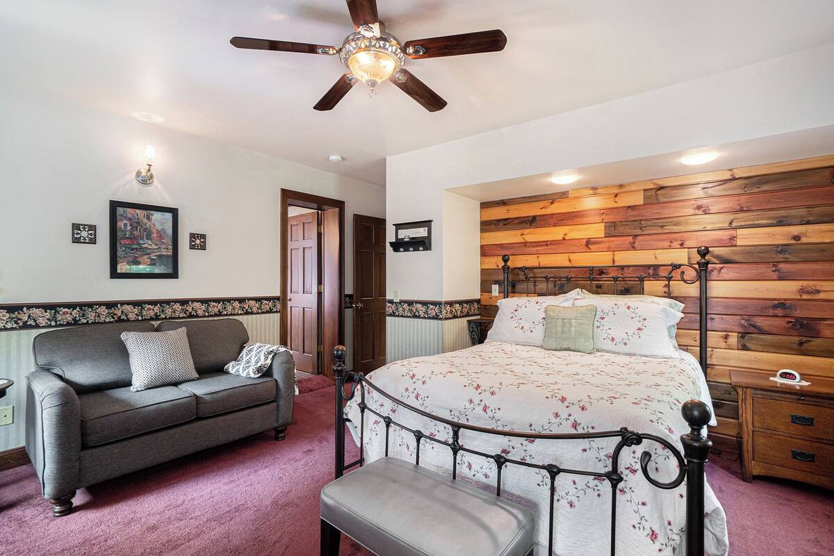Deluxe Single Room, Garden View | Blackout drapes, iron/ironing board, free WiFi