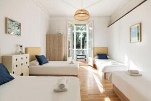 6 habitaciones, escritorio y tabla de planchar con plancha 