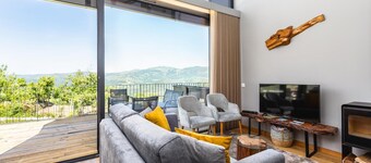 Chalet 'Casas Dos Jarros' with Mountain View and Private Jacuzzi