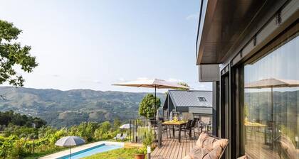 Chalet 'Casas De Bouro 3 Do Alecrim' with Private Sauna and Jacuzzi