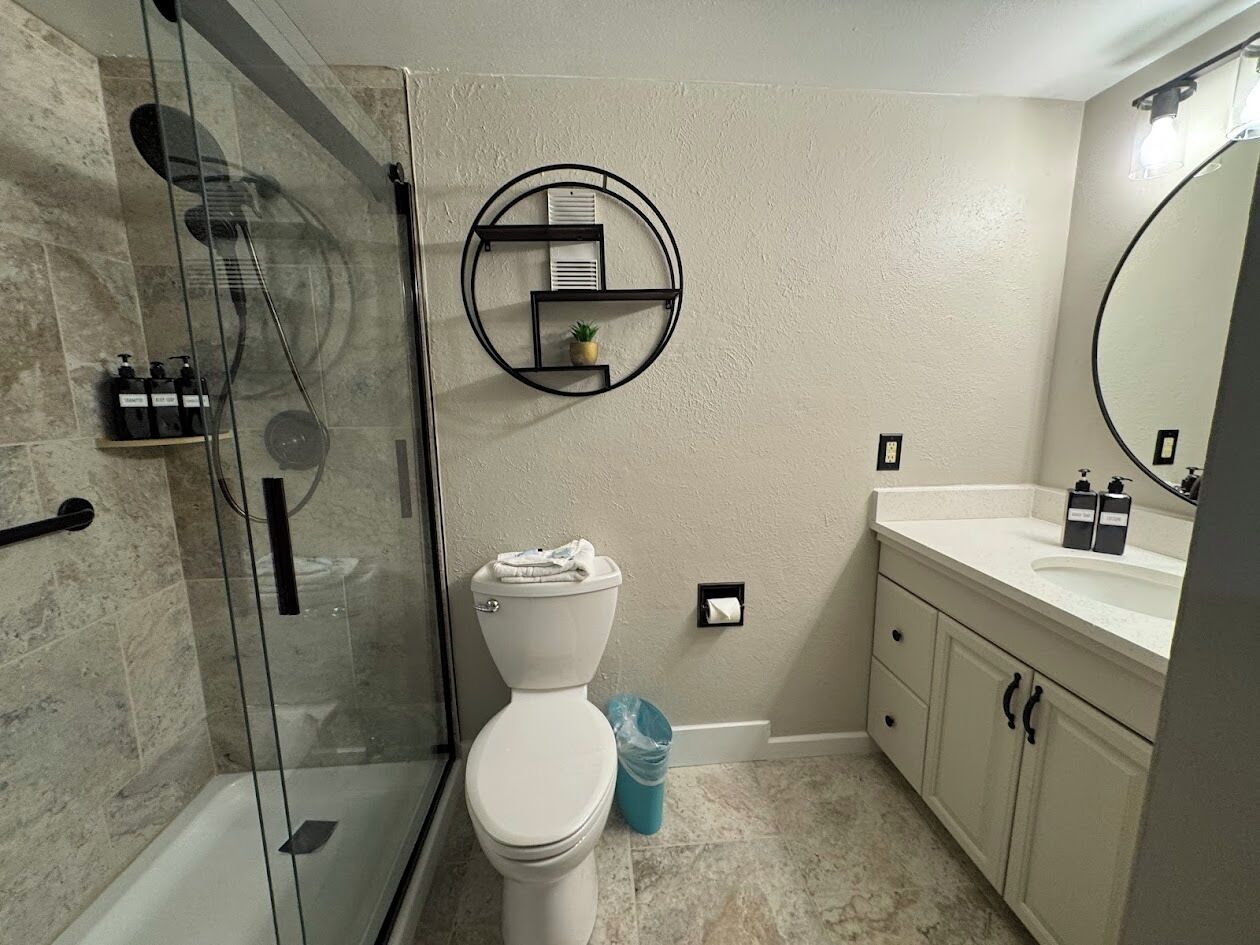 Bedroom 1 bathroom 1