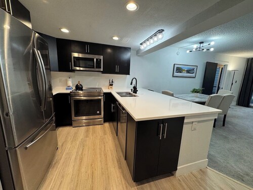 Ski-in/out, Dog-friendly, 2 bed/3 bath Spacious Condo in Center Village Copper