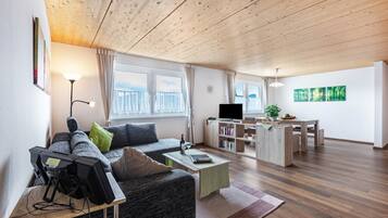 Televisión, tenis de mesa y estéreo