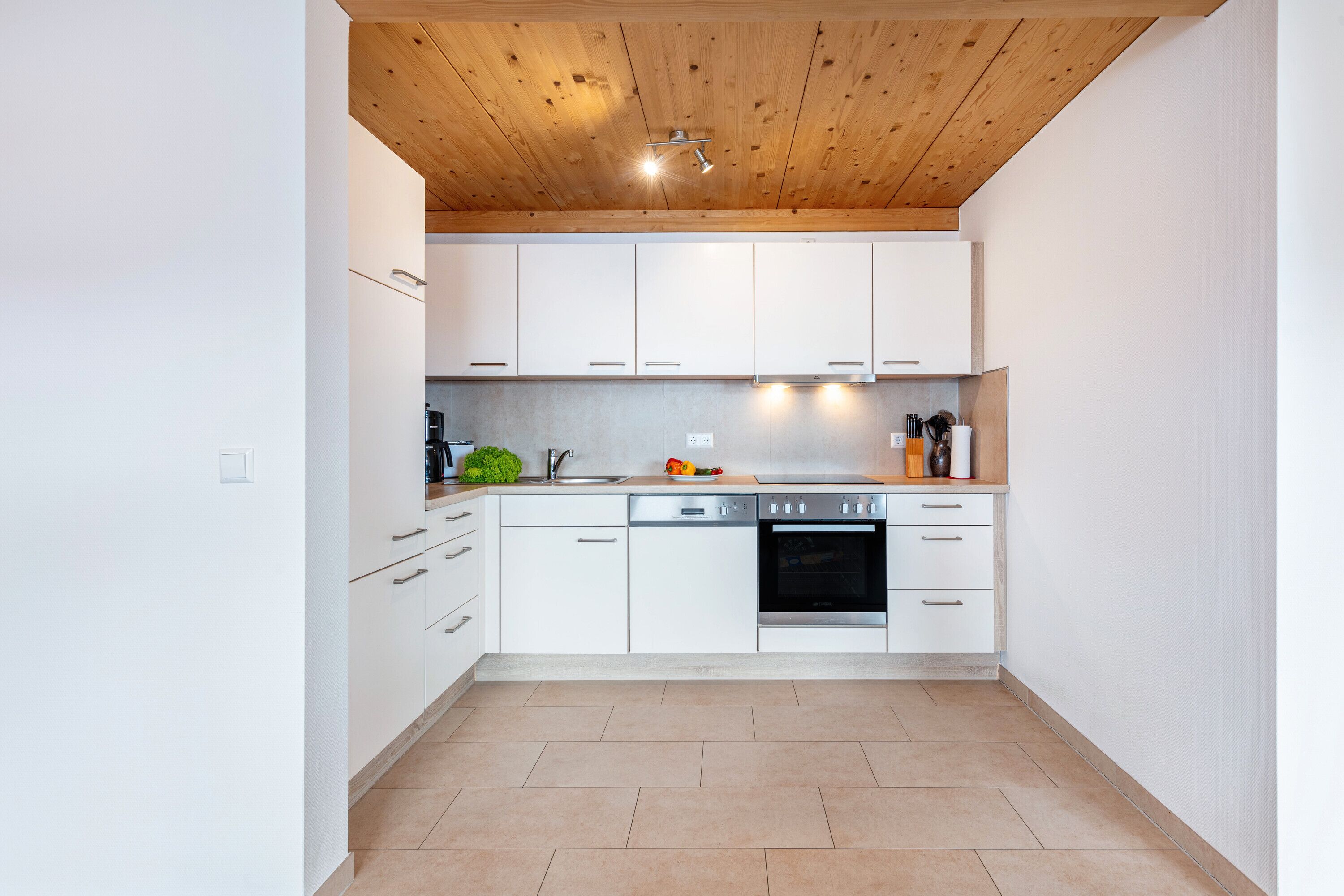 Réfrigérateur, four, plaque de cuisson, lave-vaisselle