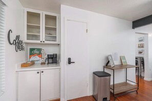 Interior - Ski-In/Ski-Out | Sleeps 10 | Cozy Fireplace (Brian Head)