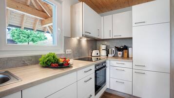 Kühlschrank, Ofen, Herdplatte, Geschirrspüler