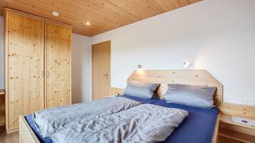 3 sovrum, strykjÀrn/strykbrÀda, wi-fi och sÀngklÀder