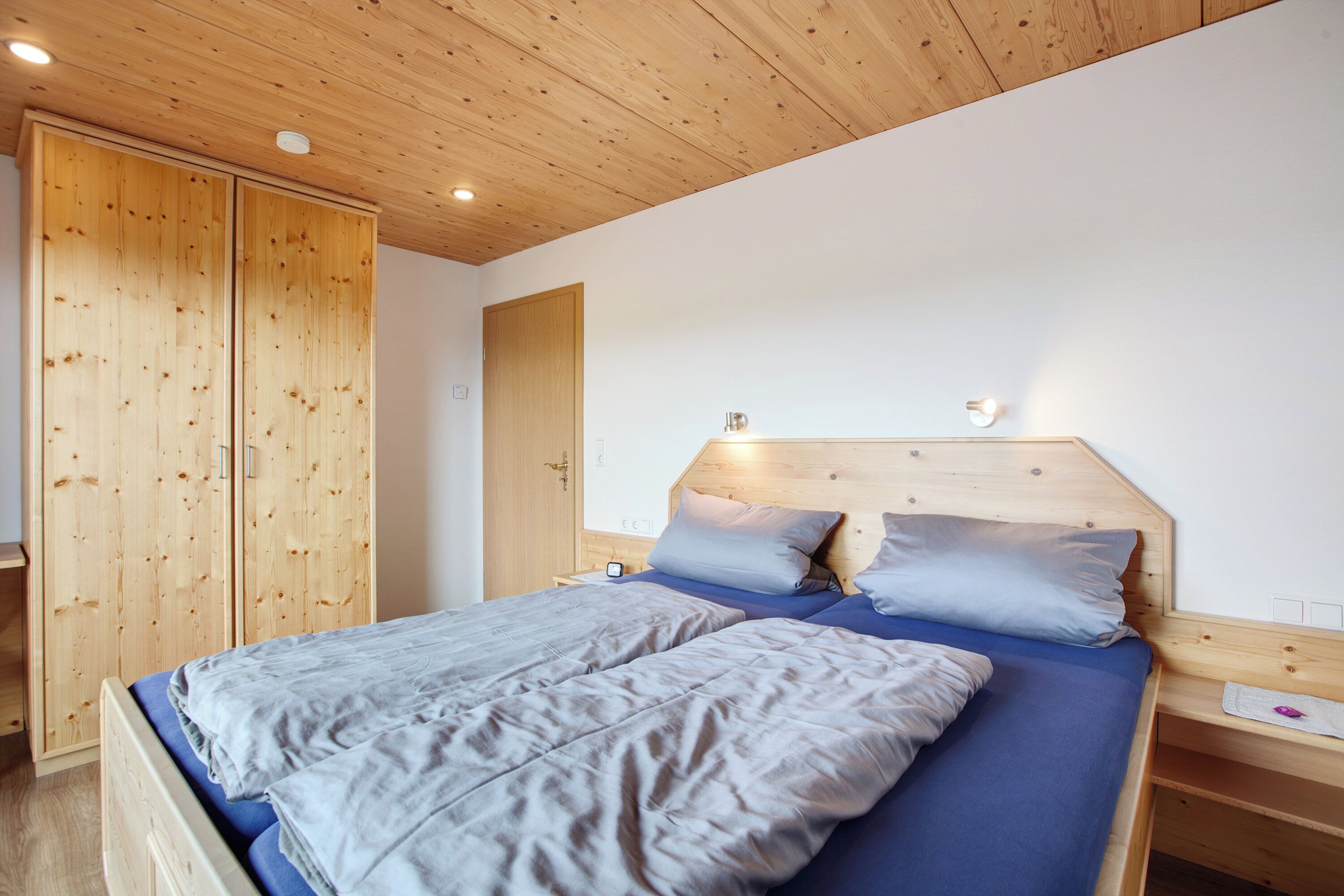 1 camera, Wi-Fi, lenzuola