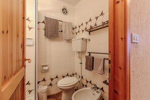 Íbúð - reyklaust - fjallasýn | Baðherbergi