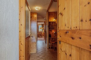 Apartment, Non Smoking, Mountain View | Living area