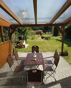Outdoor dining - Waldhaus am Rehrhof first floor apartment (Rehlingen)