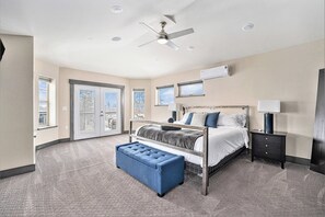 4 habitaciones, tabla de planchar con plancha, internet y ropa de cama