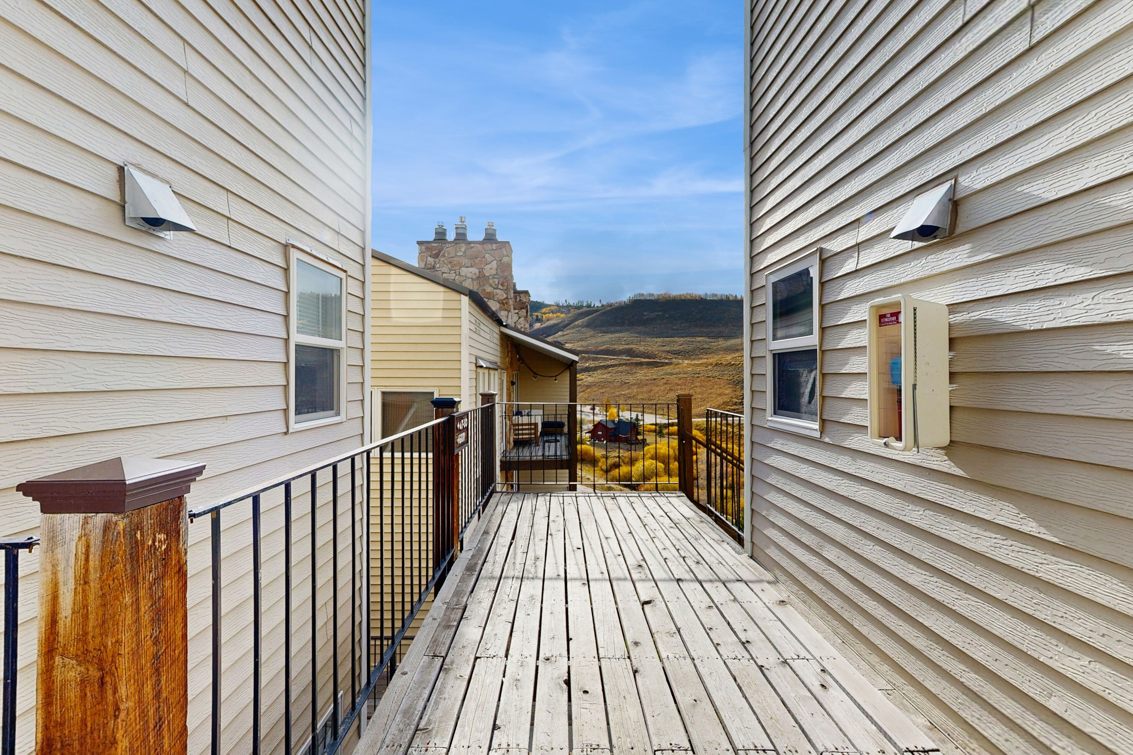 المنطقة المحيطة بالمنشأة