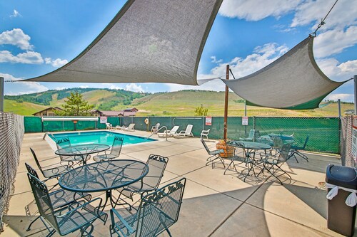 Family friendly mountain condo + loft w/ hot tub, shared W/D & outdoor pool