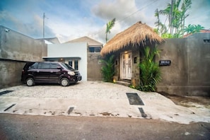 Exterior - Luxury-3BedRoom-Sang Villa-Central Sanur (Bali)