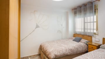 Iron/ironing board, WiFi, bed sheets