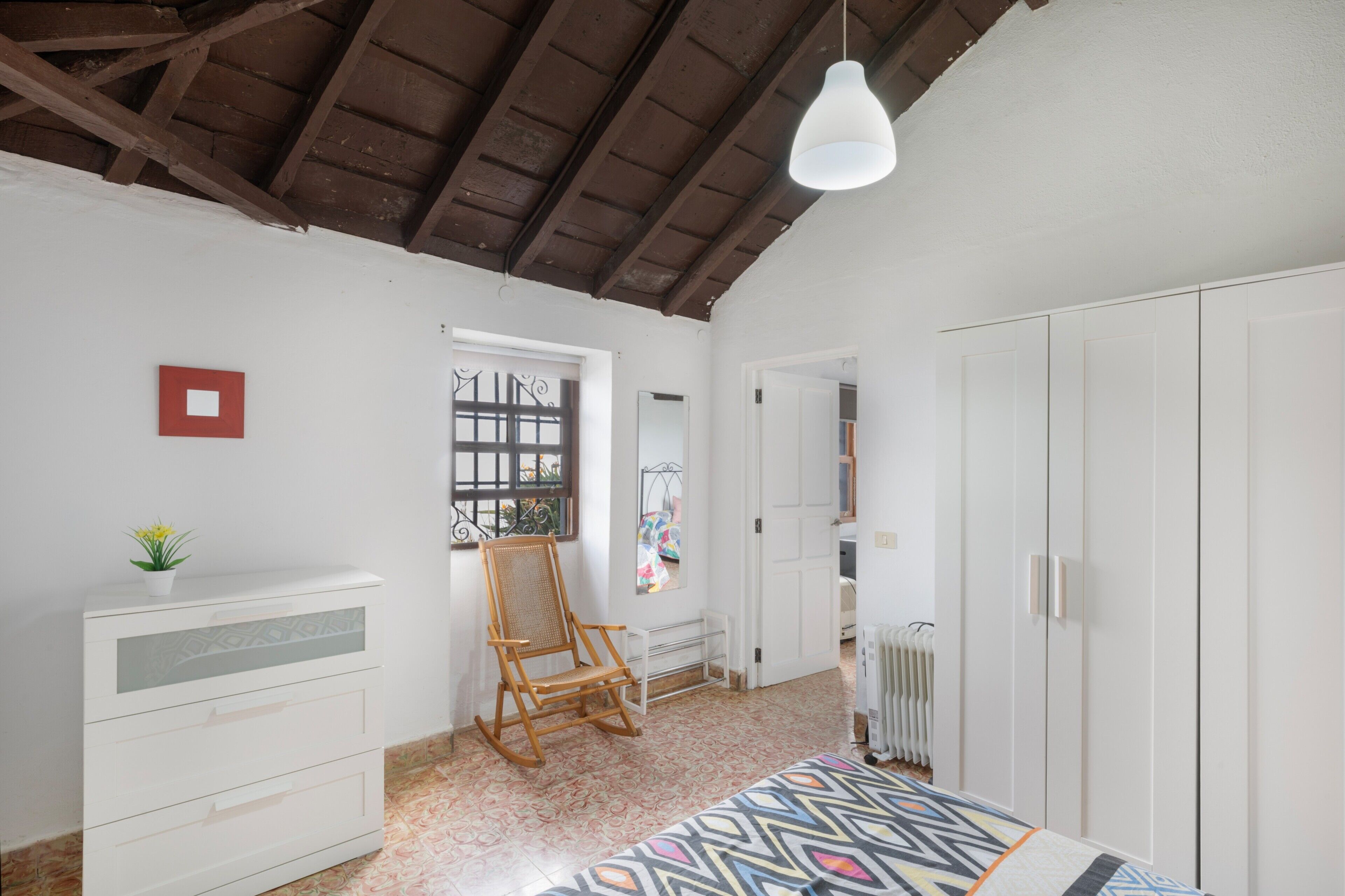 1 chambre, fer et planche à repasser, Wi-Fi, draps fournis