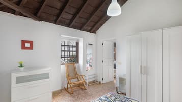 1 chambre, fer et planche Ă repasser, Wi-Fi, draps fournis