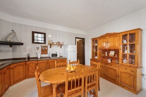 Dining - Holiday Home 'María José' with Mountain Views, Private Terrace and Wi-Fi (Puntallana)