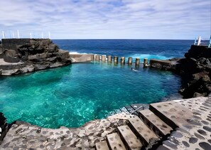 Pool - Holiday Home 'María José' with Mountain Views, Private Terrace and Wi-Fi (Puntallana)