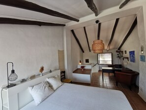 2 chambres, fer et planche à repasser, Wi-Fi, draps fournis