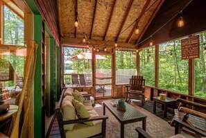 Smart TV, fireplace, ping pong, books - The Spud on Potato Lake in Spooner, Wi (Spooner)