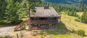 Cozy Secluded 5-bedroom cabin in Harrison