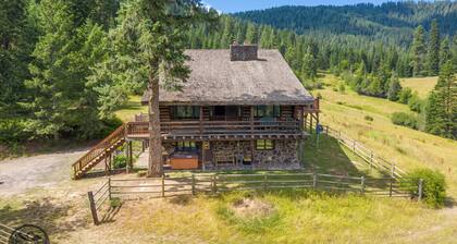 Cozy Secluded 5-bedroom cabin in Harrison