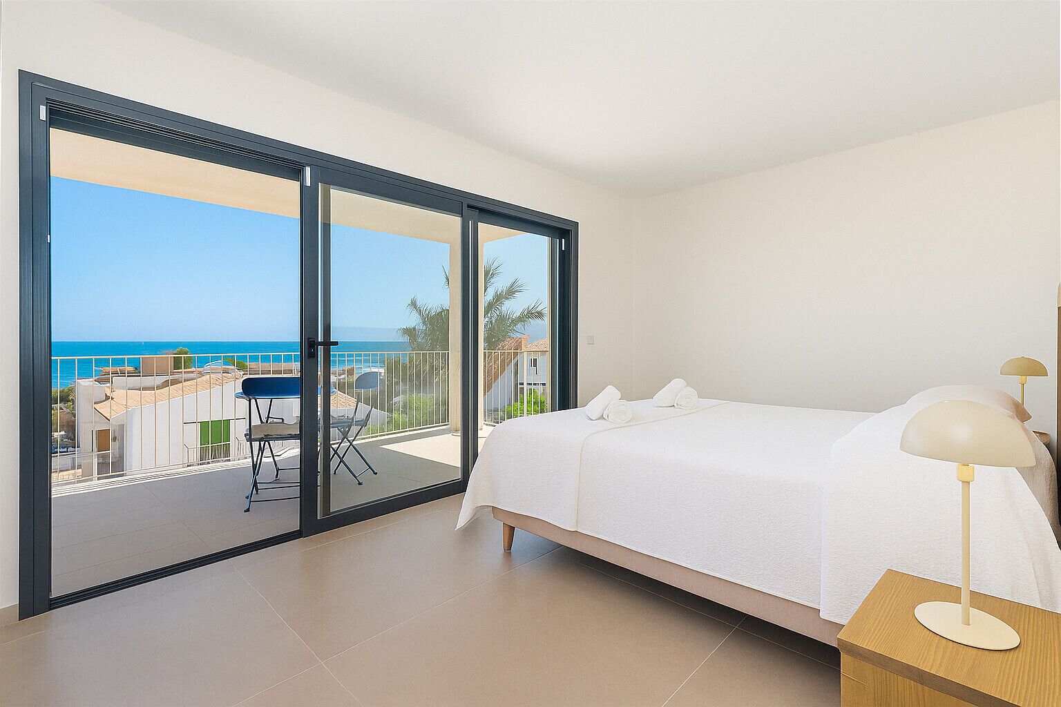 3 bedrooms, in-room safe, free WiFi, bed sheets